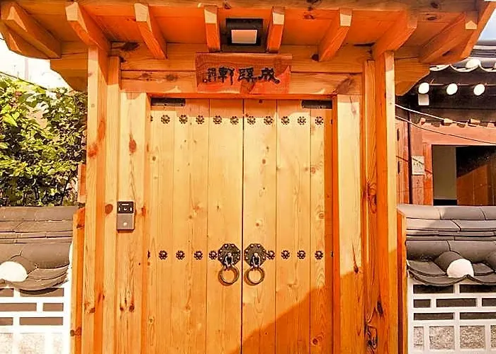 A Detached House/dongmyostation 1 Min Away, Modern ホテル